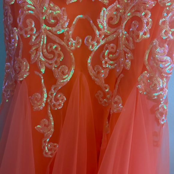 Bright orange mermaid style party dress - Picture 4 of 6